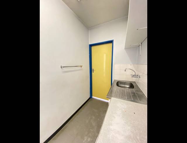 341M² WAREHOUSE TO LET IN STRIJDOMPARK